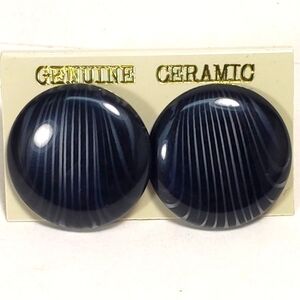 Women's Stunning Circle Black with Gray Stripes Design Stud Earrings - 1-inch